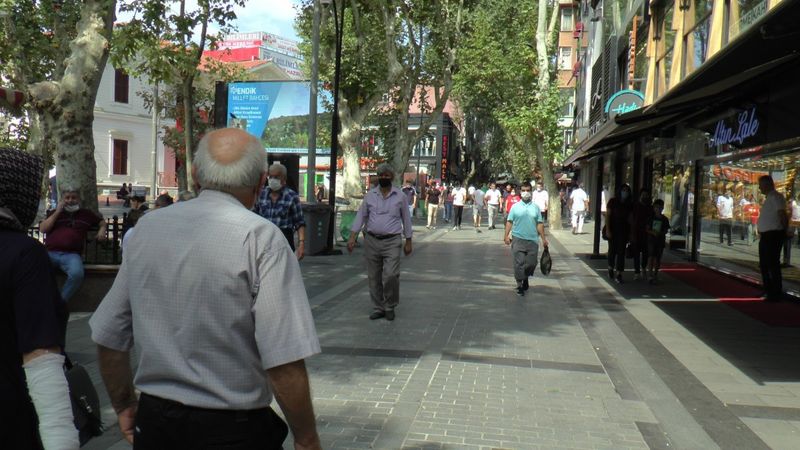 İstanbul'da maske takmayan vatandaşlardan şaşırtan savunmalar