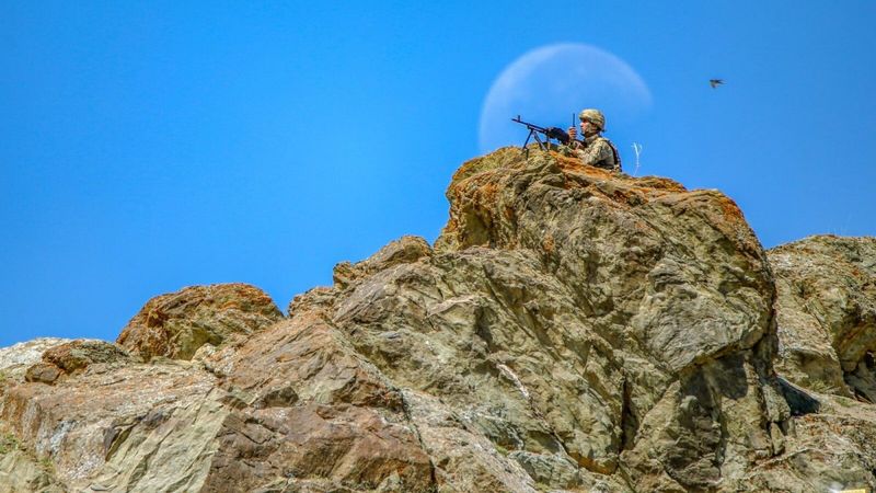 Jandarma paylaştı: Van’da operasyondaki komandonun fotoğrafı