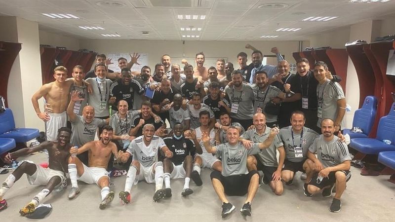 Beşiktaş'tan galibiyet pozu