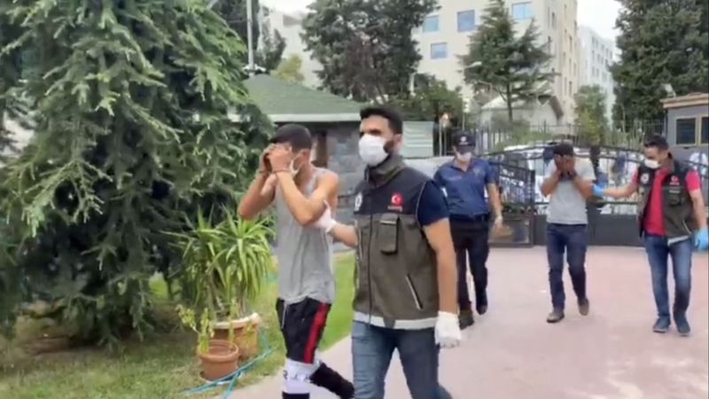 İstanbul sokaklarındaki mazgalları çalan çete üyeleri yakalandı