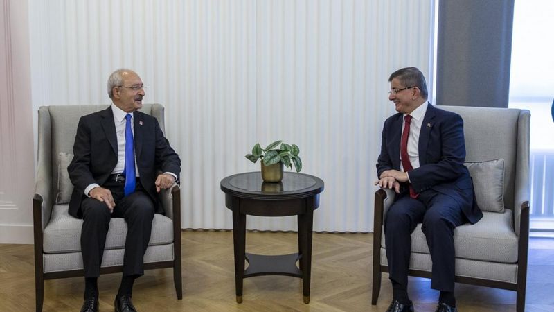 Kemal Kılıçdaroğlu ile Ahmet Davutoğlu arasında FETÖ'cü şakası