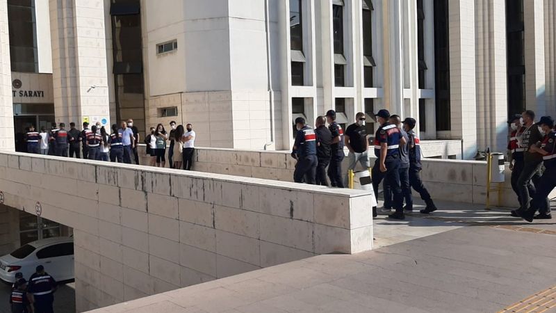 Balıkesir'de 78 yaşındaki kadını 350 bin TL dolandırdılar