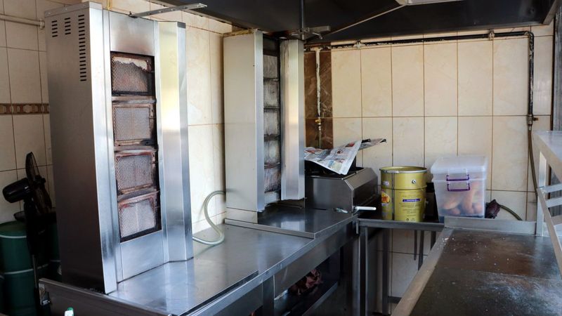 Adana'da telefon ile döner siparişi veren müşteri iş yerini bastı