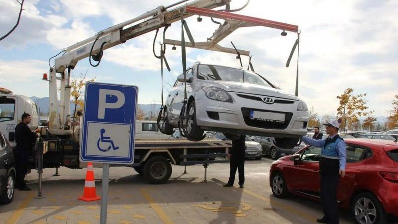 Emniyet Genel Müdürlüğü, yanlış park nedeniyle çekilen araçlarla ilgili uyarıda bulundu