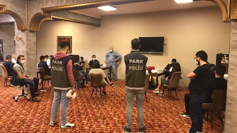 Küçükçekmece'de dernekte kumar oynayanlara 50 bin TL ceza