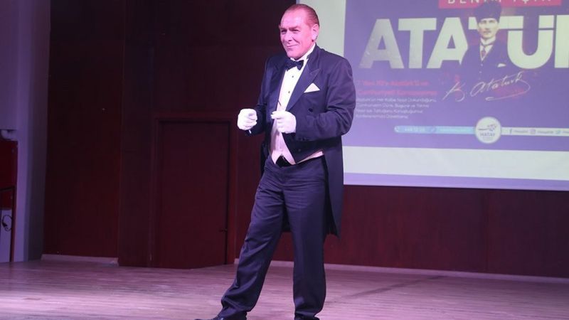 Göksel Kaya'ya palyaço diyen kişiye Atatürk'e hakaretten dava açıldı