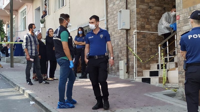 Arnavutköy'de eşi ile arkadaşını öldüren saldırgan yakalandı