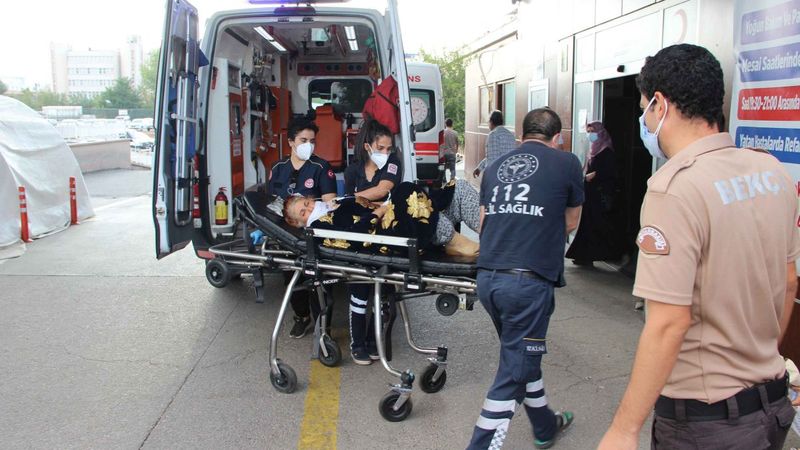 Diyarbakır'da düğünde havaya ateş açıldı: 3 yaralı