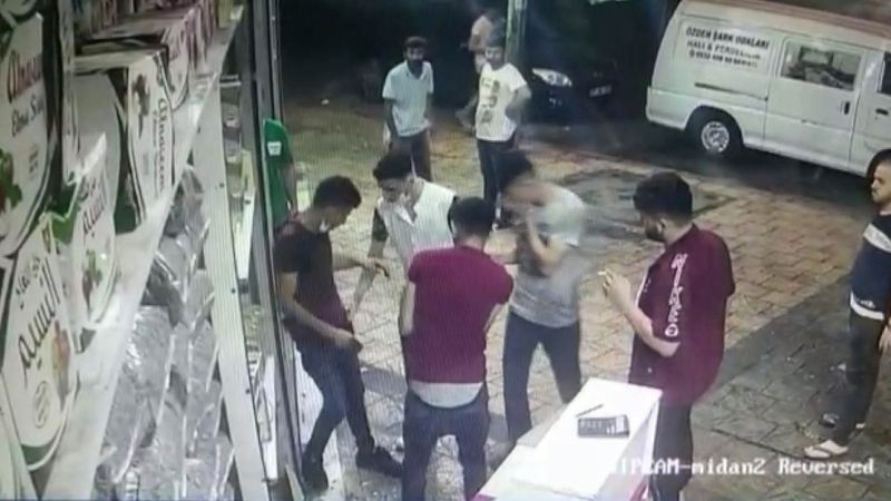 Adana'da ikiz kardeşleri bıçaklayarak gasbettiler