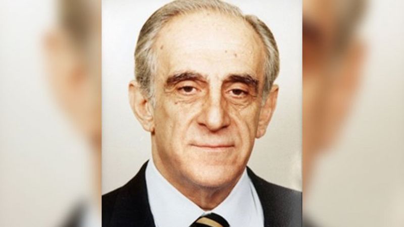 Eski Dışişleri Bakanı Ali Bozer, koronavirüsten öldü