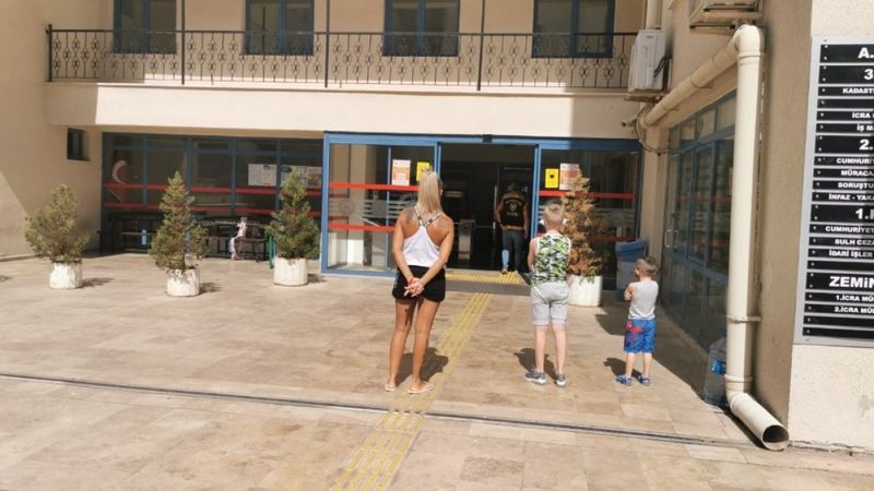 Marmaris'te sahte parayla yakalanan İngiliz turist tutuklandı