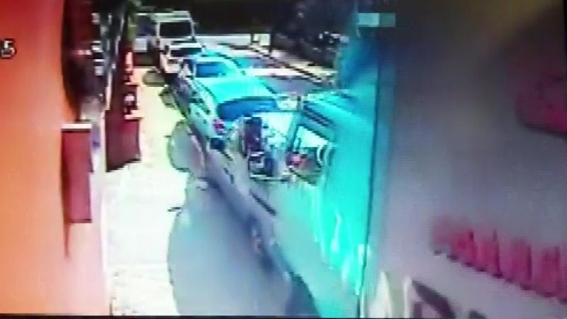 İstanbul'da freni boşalan kamyon ortalığı savaş alanına çevirdi