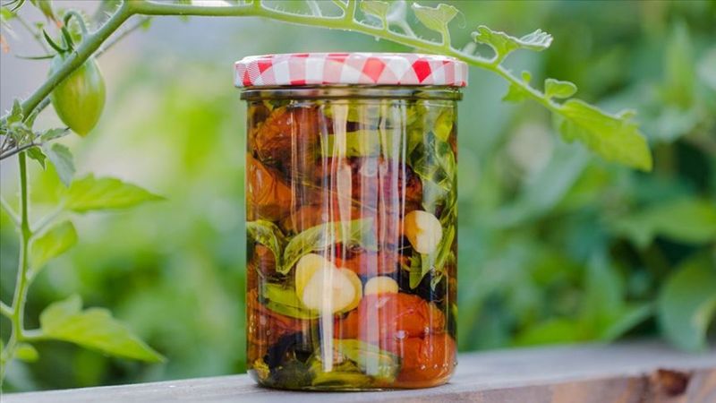 Konserve yapımı arttı, kapaklar kapışılıyor