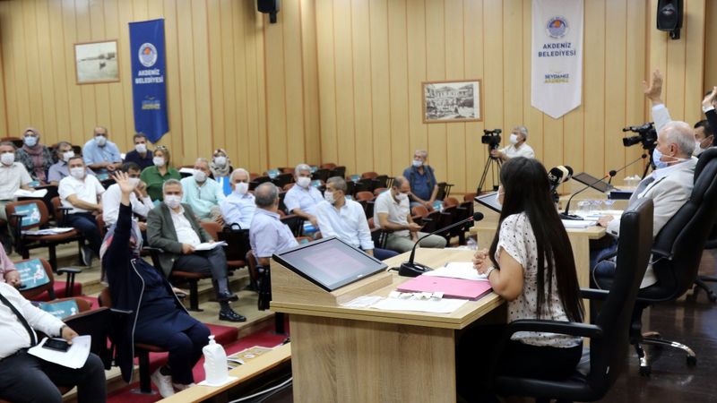 Mersin'de CHP'li ve HDP'li meclis üyeleri, şehidin adının parka verilmesini istemedi