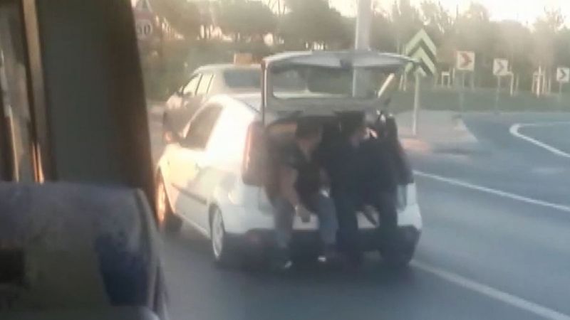 İstanbul'da bagajda tehlikeli yolculuk kamerada