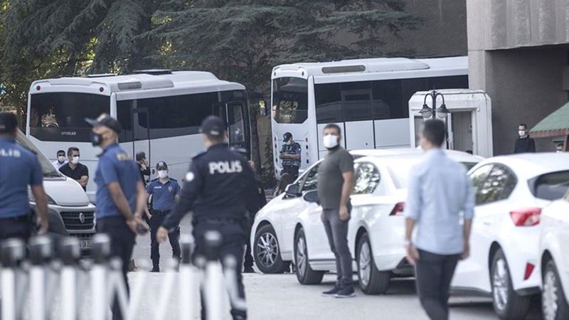 Kobani eylemleri soruşturmasında 17 kişi tutuklandı