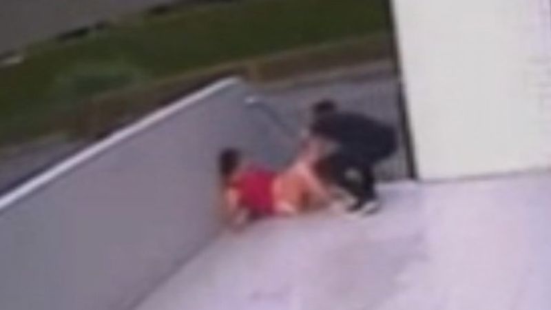 Brezilyalı futbolcunun eşi apartman girişinde doğurdu