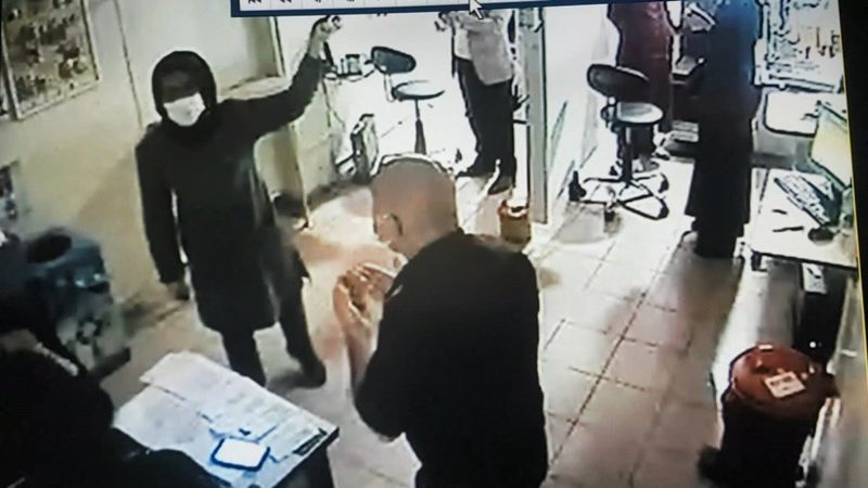 Beyoğlu'nda koronavirüslü şahıs göz muayesine gitti