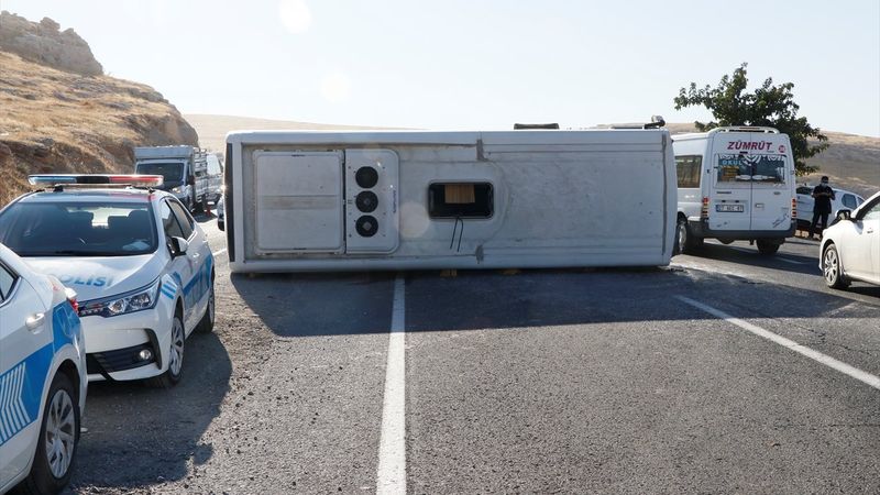 Şanlıurfa'da zincirleme trafik kazası: 14 yaralı