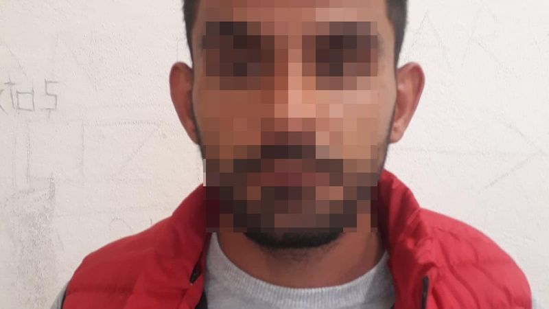 Kayseri’de polisten kaçan zanlı halıya sarılı halde gardıroptan çıktı