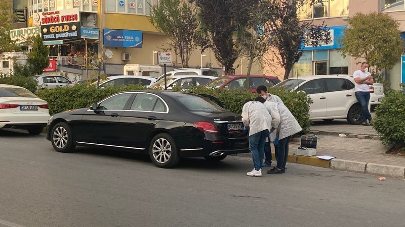 Pendik'te lüks otomobilin bagajından 70 bin dolar çalındı