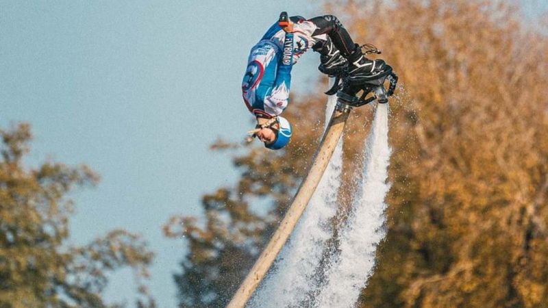 Rus kadın hidro uçuş sırasında takla attı