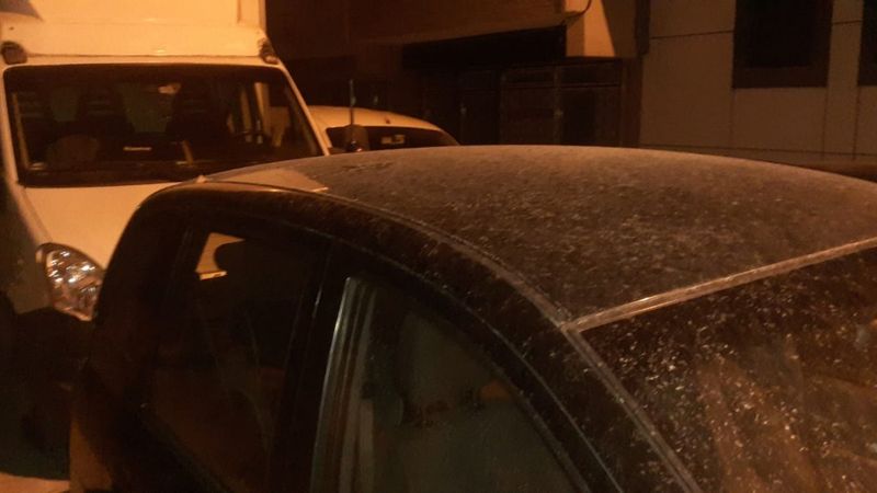 İstanbul'da gece çamur yağdı, sürücüler oto yıkamacıya koştu