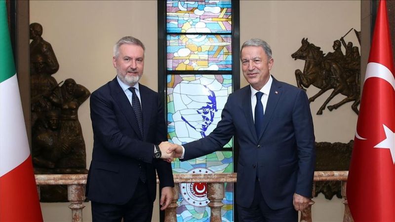Hulusi Akar, İtalya Savunma Bakanı ile görüşecek