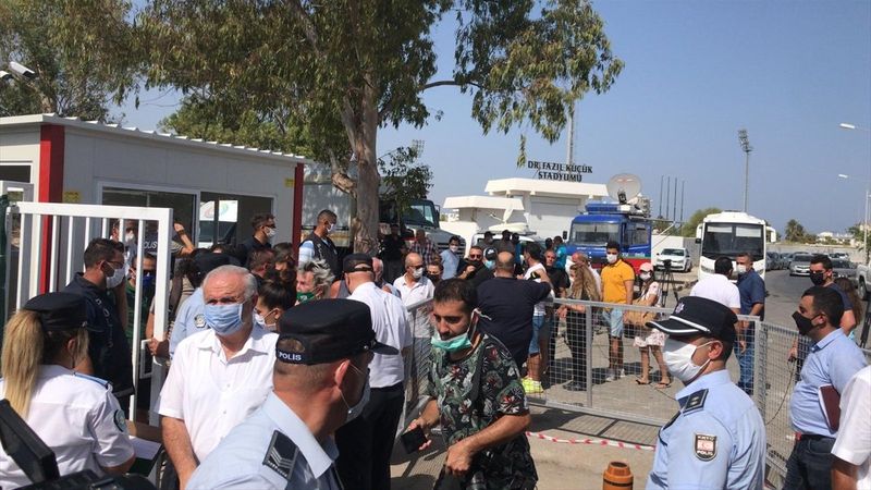 46 yıldır kapalı olan Maraş sahili açıldı