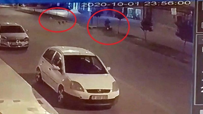 Hatay'da sokak köpeklerinden kaçarken başını refüje çarpıp öldü