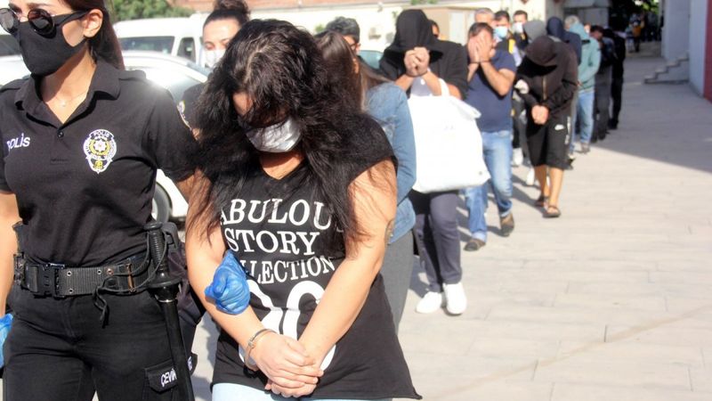 Adana'da swinger partisine katılan su tesisatçısı: Onları dolandırmakla iyi yaptım