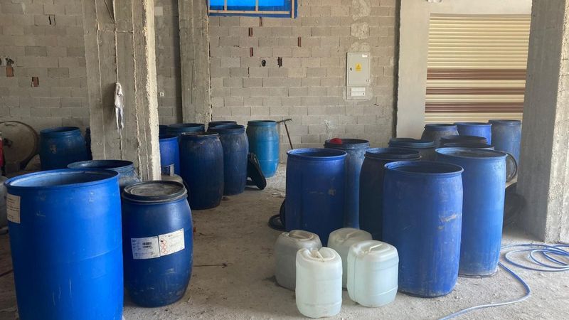 Adana'da 3 bin 220 litre sahte içki ele geçirildi