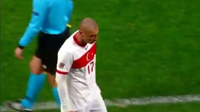 Burak Yılmaz, oyundan çıkarken sitem etti