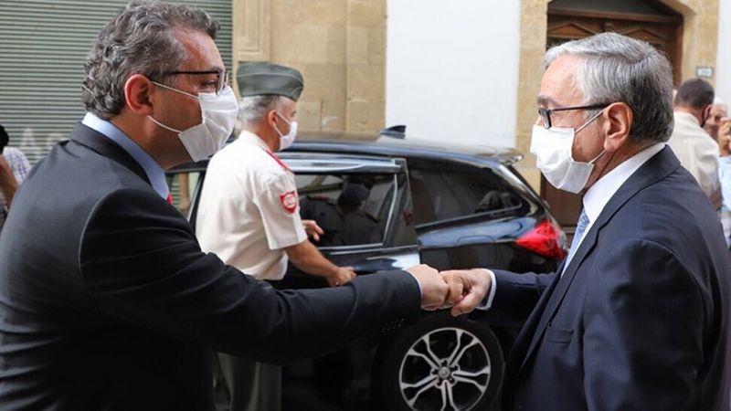 Kuzey Kıbrıs′ta muhalefetten Akıncı′ya destek