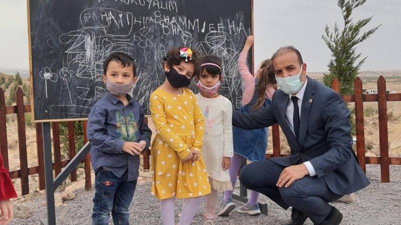 Hababam Sınıfı’ndaki sahne gerçek oldu, ormanda okul açıldı