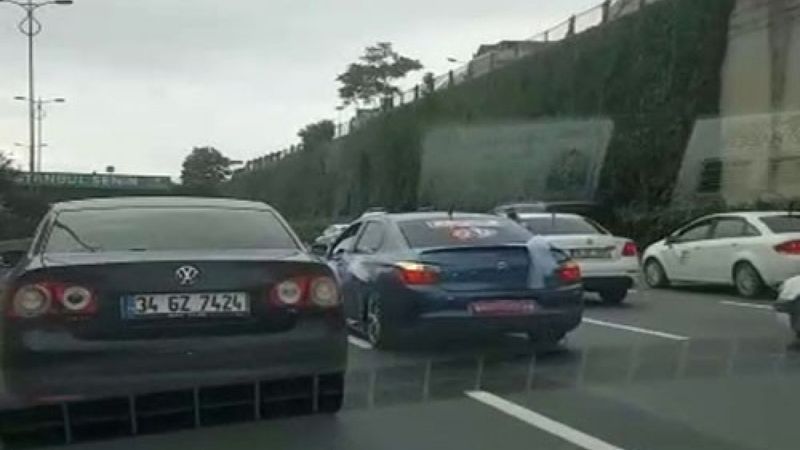 İstanbul'da yasağa rağmen düğün konvoyu yapıp trafik terörü estirdiler