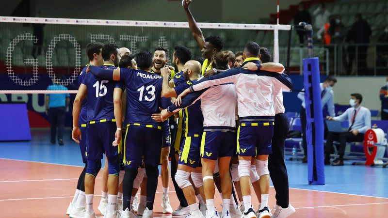 Fenerbahçe, voleybol derbisinde Galatasaray'ı yendi