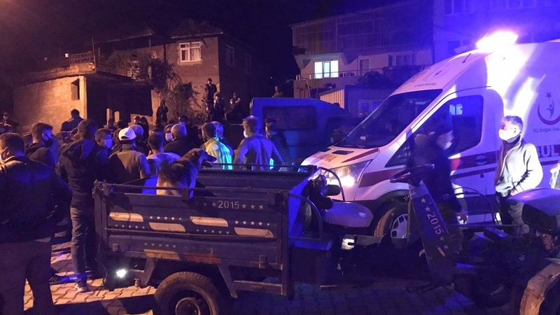 Zonguldak'ta genç kız, gittiği tarlada ağaca asılı bulundu