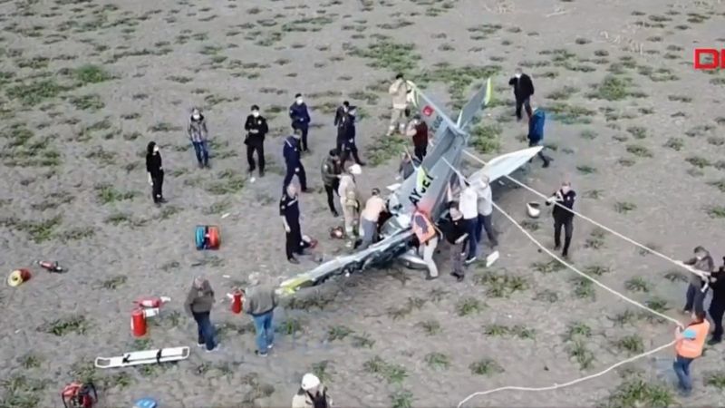Büyükçekmece'de eğitim uçağı düştü