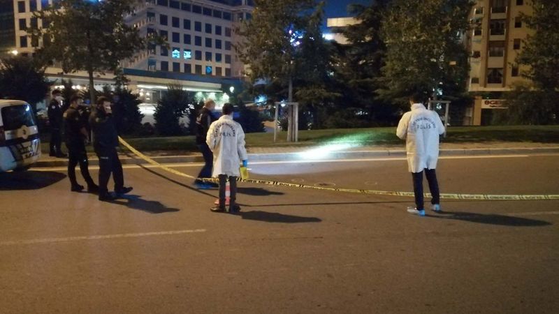 Maltepe'de otomobilden indirip üzerlerine kurşun yağdırdılar