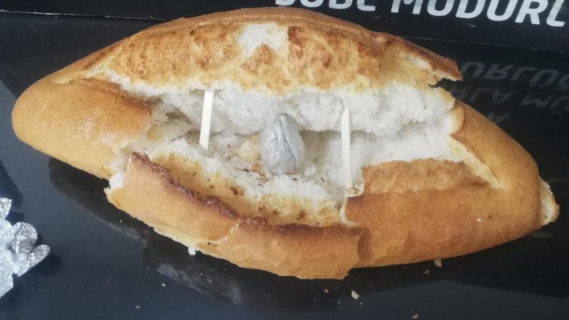 Şanlıurfa'da ekmek arası uyuşturucu satışına baskın: 2 gözaltı