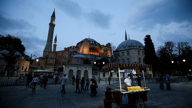 Ayasofya Camii'nde 86 yıl sonra Mevlit Kandili