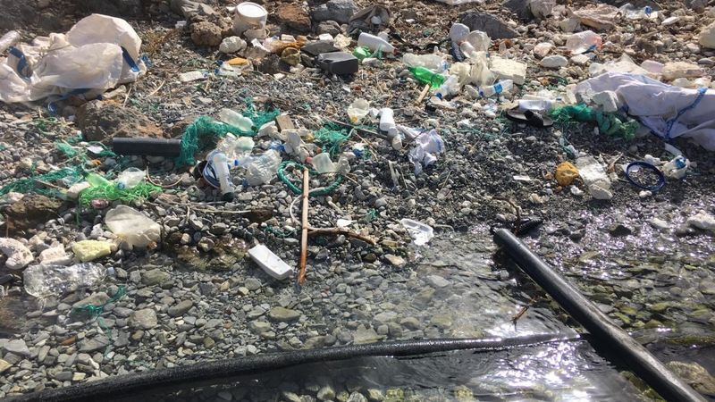 Muğla'da denizin ortasında utandıran manzara