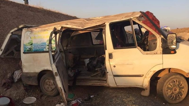Ceylanpınar’da tarım işçilerini taşıyan minibüsün devrildi: 1 ölü, 11 yaralı