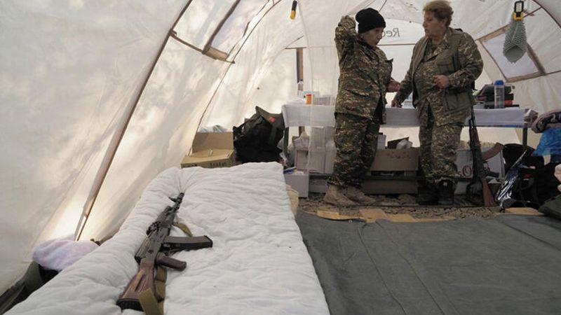 Ermenistan yaşlı kadınları cepheye sürüyor