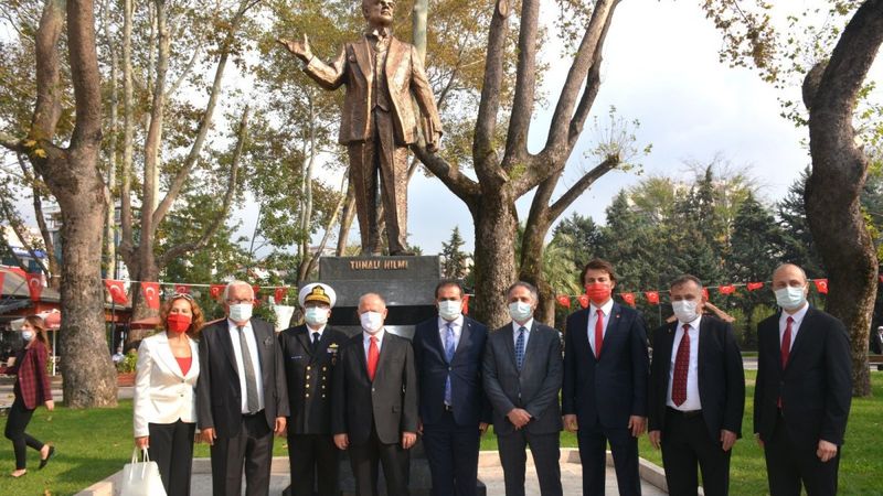 Zonguldak’ın ilk milletvekili Tunalı Hilmi’nin heykeli açıldı