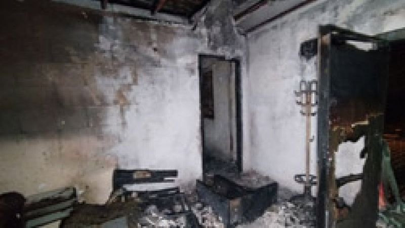 Adana'da annesiyle yaşadığı evi benzin dökerek yaktı