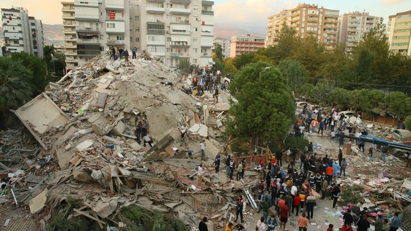İzmir’e girişler kapatıldı