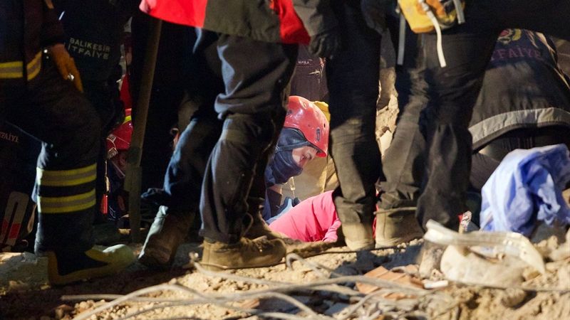 İdil Şirin'i çıkaran itfaiye erleri yaşananları anlattı