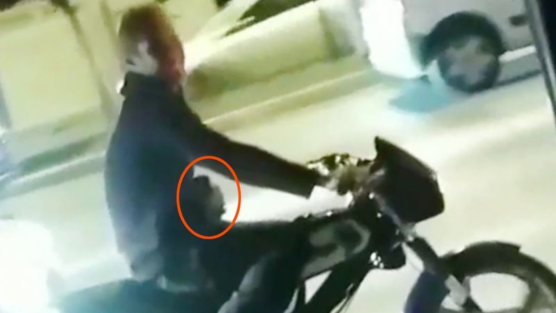 Antalya'da elinde birayla motosiklet kullandı